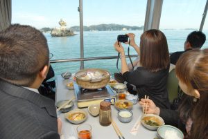 １かき鍋　食べてるイメージ